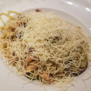 Fetuccini con pulpo y brocoli