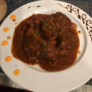 Ossobuco de Res con Linguini a la Crema
