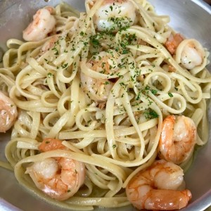 espaguetti con camarones al olio