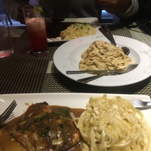 Aves - Cartoccio de Pollo; Fettucinni; Linguini 4 quesos