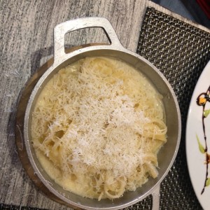 Linguini a la crema 