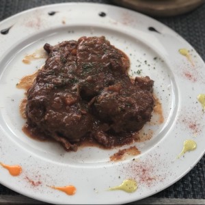 Ossobuco de Res con Linguini a la Crema