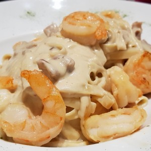 pasta La strega con camarones