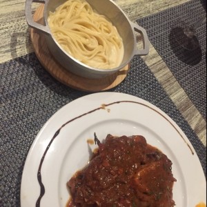 Ossobuco de Res con Linguini a la Crema