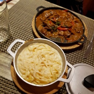 Strogonoff de Res con pasta a la crema
