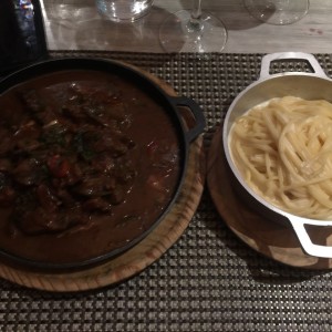 Strogonoff de Res con pasta a la crema