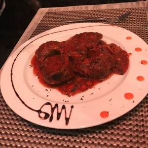 Ossobuco de Res con Linguini a la Crema