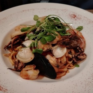 Linguinni Frutti Di Mare