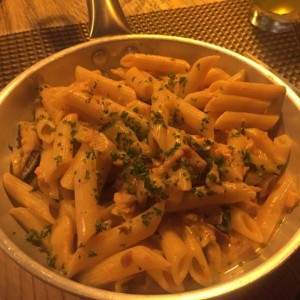 Penne con Salmon y Zuchinni