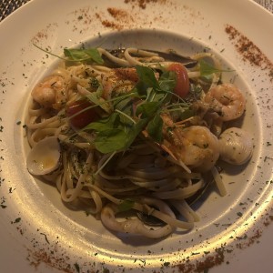 Linguinni Frutti Di Mare