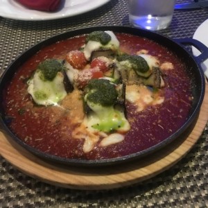 envoltini de berenjena y mozarella