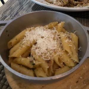 Fetuccine, Penne y/o Espaguetti A la Crema, Aurora
