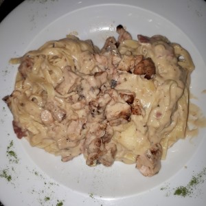 Fettuccine a la Strega con Pollo