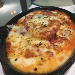 Ravioli de Carne Salteado Al Fileto Di Pomodoro
