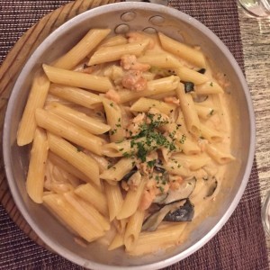 Penne con Salmon y Zuchinni