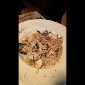 Linguinni Frutti Di Mare