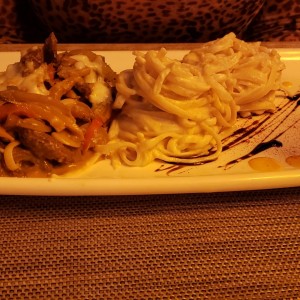 Strogonof con Fetuccinni 4 quesos