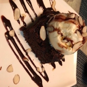 Postres - Brownie con Helado