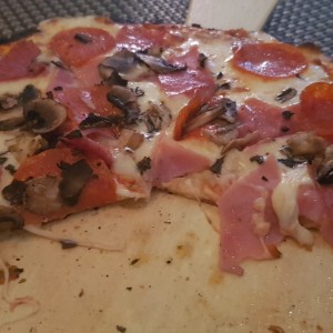 Pizza Caprichosa