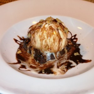 Brownie con helado