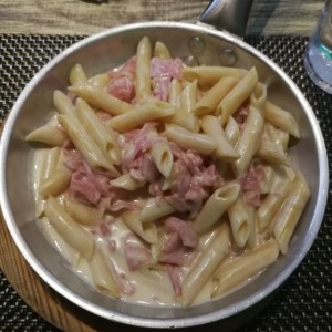 Penne en salsa Alfredo