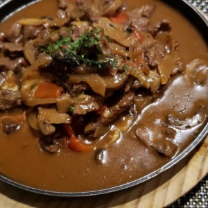 Strogonoff de Res con pasta a la crema