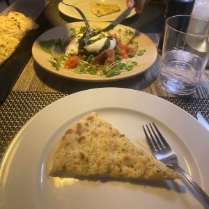 ENTRADAS - Burrata Especial