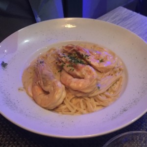 linguini al vino blanco con langostinos