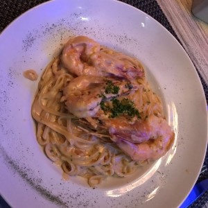 Linguini al vino blanco con Langostinos
