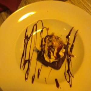 Postre - Brownie con helado