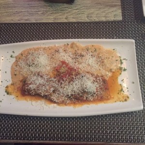 duo de ravioli de salmon y pasta