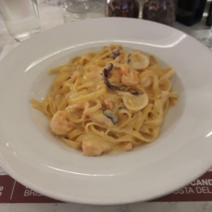 Camarones con crema blanca