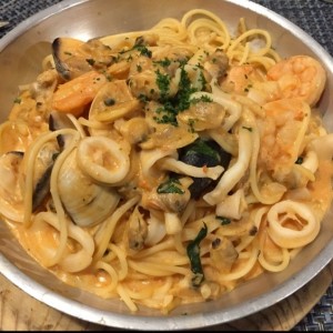Pastas - Espaguetti Marseghiesa Mixto , Salsa pomodoro y crema de leche