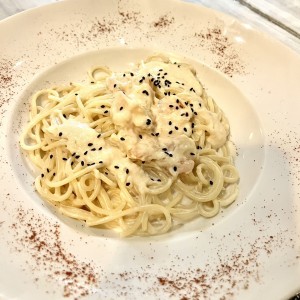 Spaguetti con pollo en salsa blanca