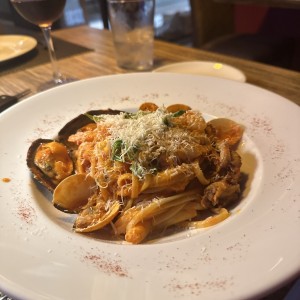 Linguinni Frutti Di Mare