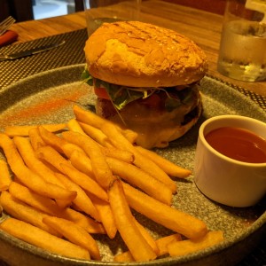 Hamburguesa con papas