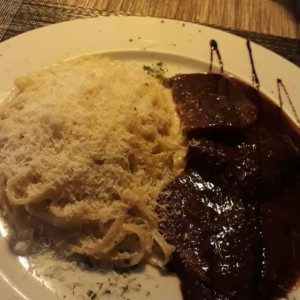 extracotto con linguini a 4 quesos