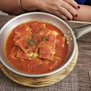 raviolis a la Pomodoro