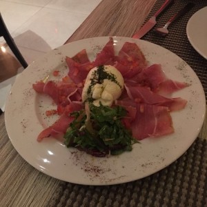 Ensaladas - Burrata Especial