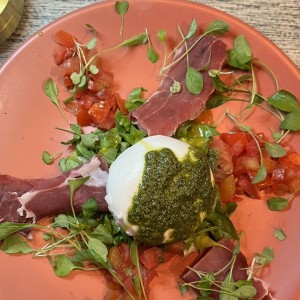 ENTRANTES - Burrata Especial