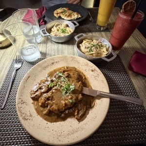 Pechuga de Pollo al Funghi
