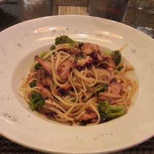 Linguini con Pulpo y Brocoli