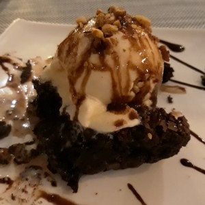 brownie con helado