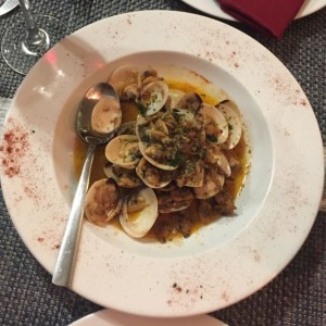 Vongole Importado al Oleo o Pomodoro