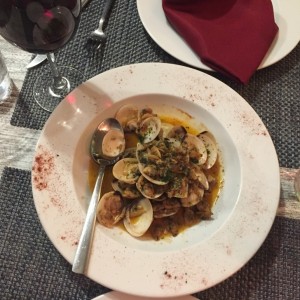 Vongole Importado al Oleo o Pomodoro