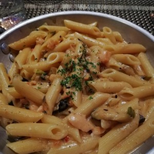 Penne con Salmon y Zuchinni