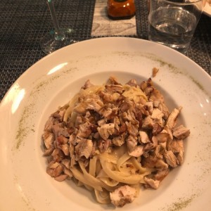 Fettuccine a la Strega de pollo 