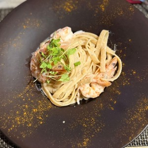 Fetuccini a la Strega con Langostinos 