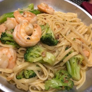 camarones y brocoli al oleo