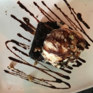 Postres - Brownie con Helado